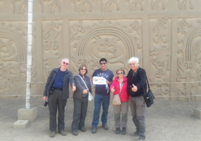 Perú Paquetes de viaje 20 días visitando: City Tour Lima, tour complejo arqueológico de Tucumé, Tumbas reales de Sipán, tour musa Brunning, complejo arqueológico Huaca Rajada, tour a la Campiña Moche, tour el Brujo, tour Pirámides del Sol y la Luna, tour ciudad de barro Chan Chan, Visita a la caleta Huanchaco, tour Islas Ballestas, tour reserva Paracas, sobre vuelo en las Líneas de Nasca, tour cementerio de Chauchillas, City Tour Arequipa, tour Cañón del Colca, tour Lago Titicaca, City tour Cusco, tour al Valle Sagrado de los Incas, Tour Machupicchu.